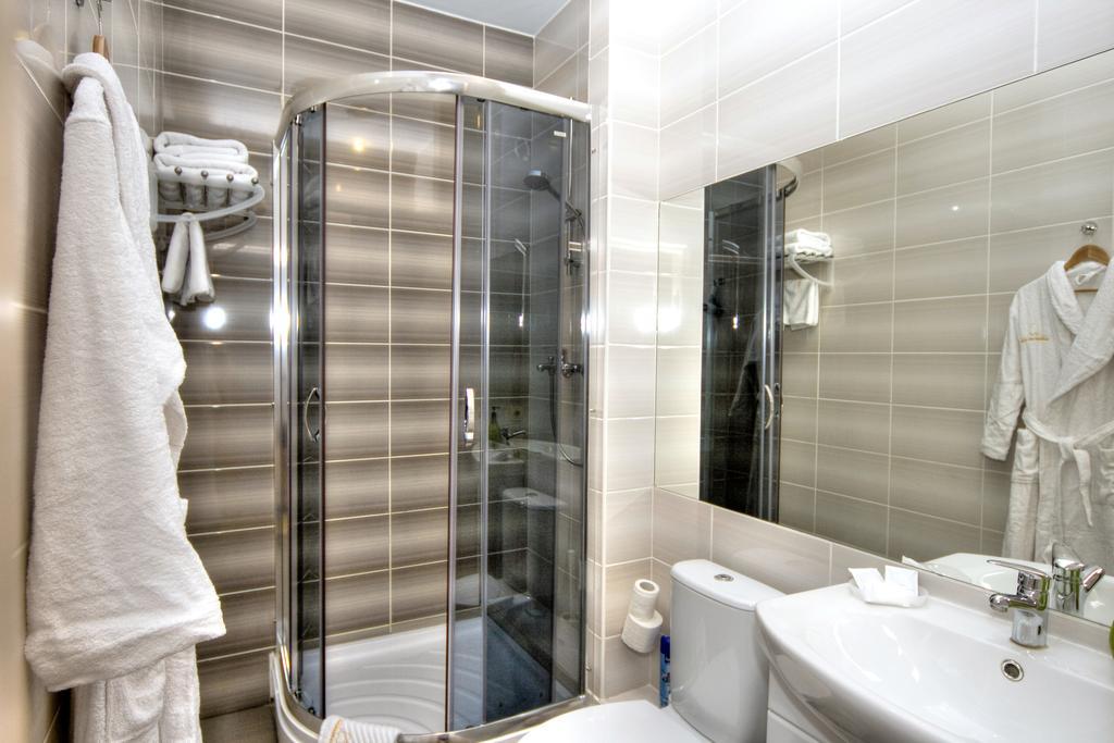 Golden Gate Hotel 3*